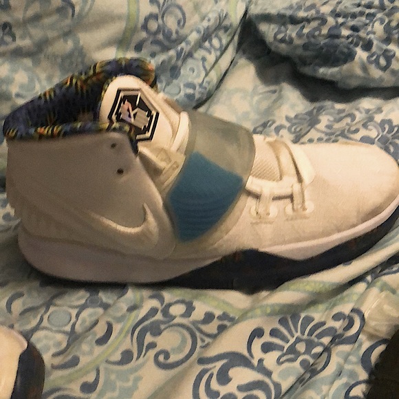 Nike Kyrie 6 "White/Sapphire/Laser Crimson" Grade School Kids' Basketball Shoes - Picture 6 of 8